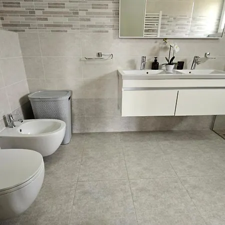 Noa's Pool House * Santalezi